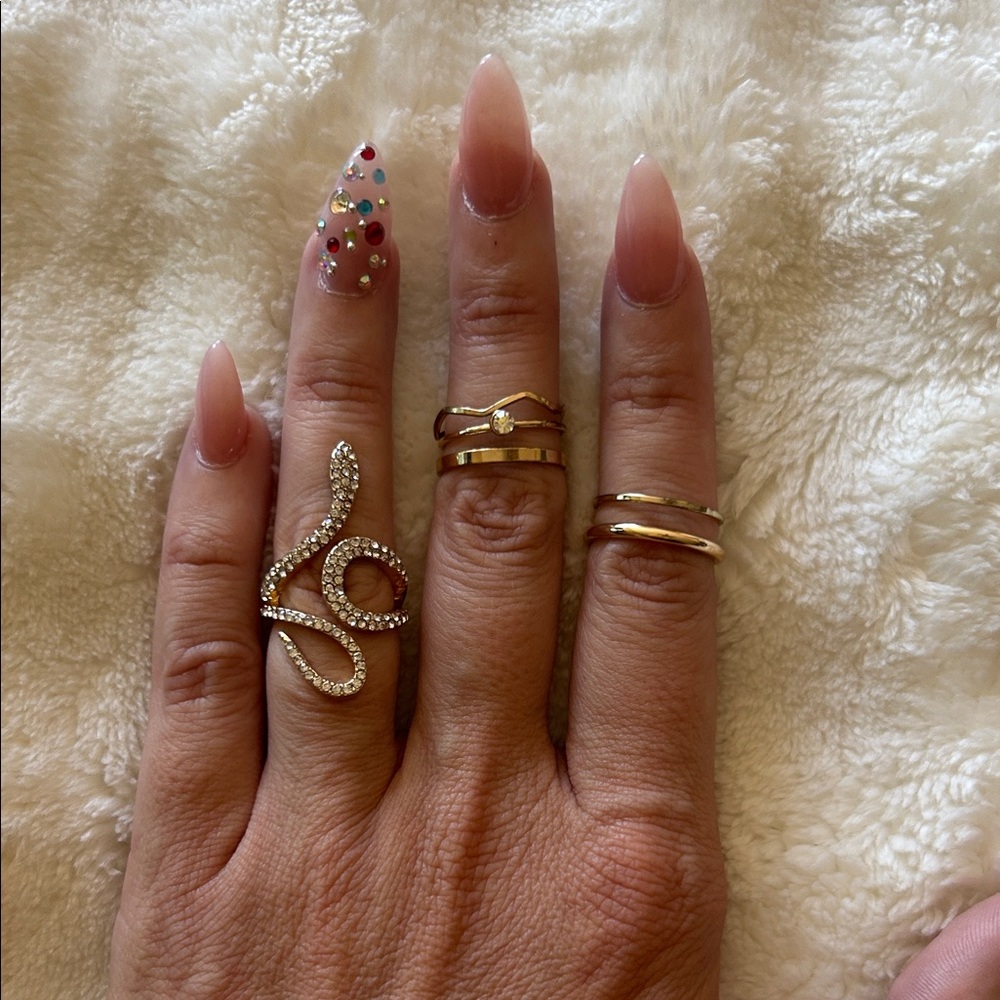 Elegant Gold Women's Ring Set size 6